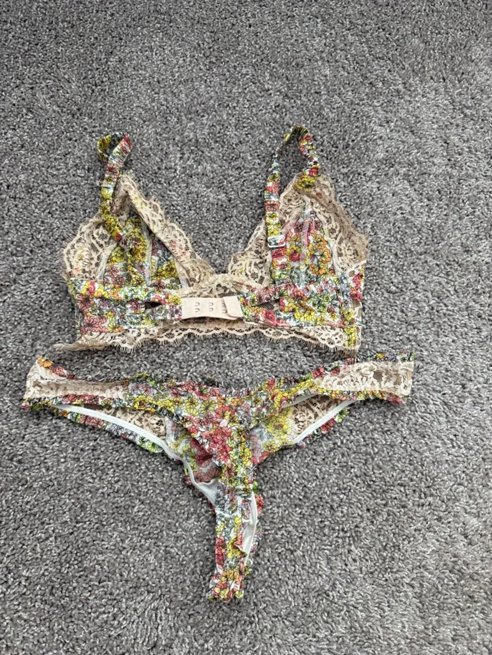 For Love & Lemons - Floral Lace Bralette & Thong Set - Yellow, Pink, Green - Picture 4 of 4